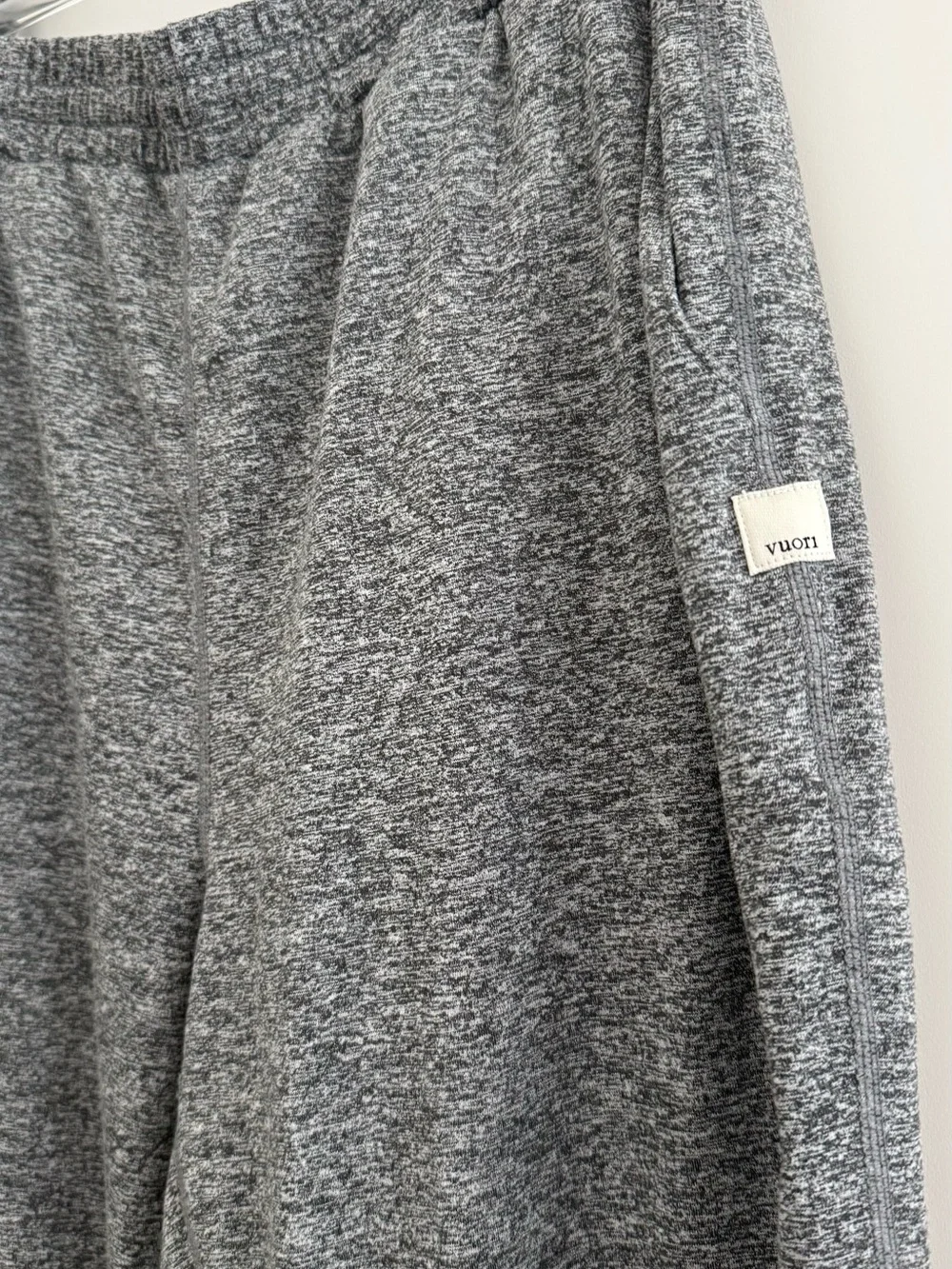 Vuori heather grey jogger - Picture 4 of 4